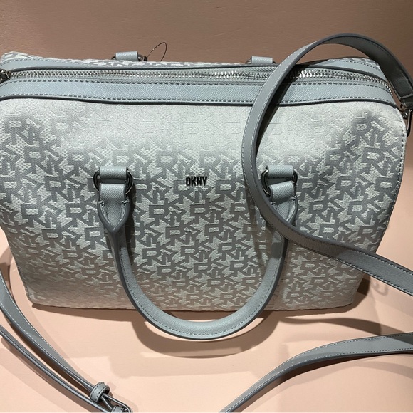 DKNY BRYANT PARK LG DUFF R24DFV96 Gym